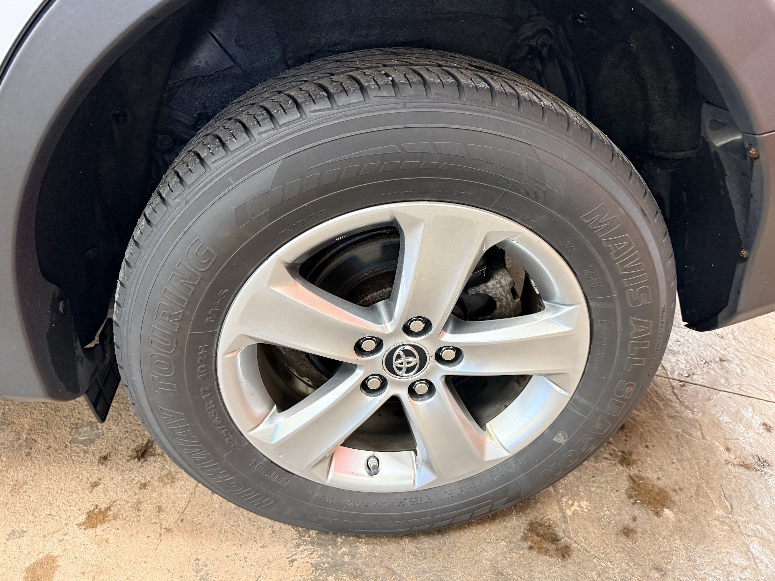 Used 2015 Toyota RAV4 XLE AWD/4WD image 7