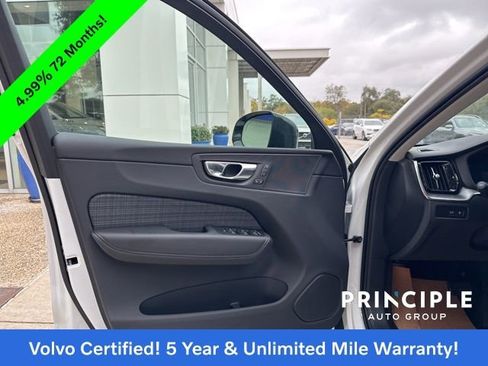 Certified 2025 Volvo XC60 T8 Core image 20
