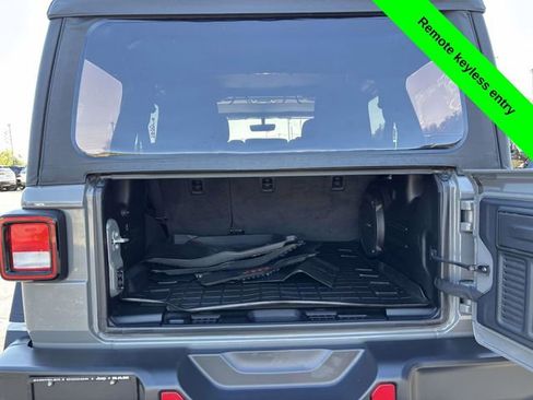Used 2022 Jeep Wrangler Unlimited Rubicon image 35