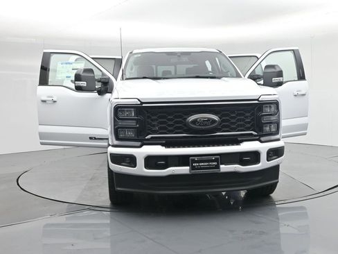 New 2026 Ford F250 Lariat w/ Black Appearance Package image 35