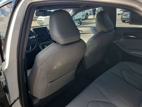 Used 2019 Toyota Avalon XLE w/ Moonroof Package image 15