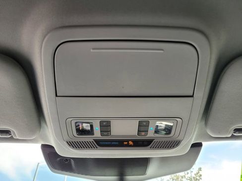 Used 2023 Ford Explorer XLT w/ Equipment Group 202A AWD/4WD image 19