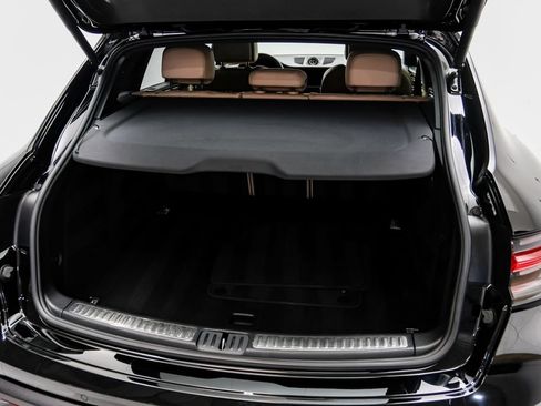 Used 2024 Porsche Macan AWD/4WD image 65
