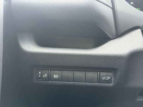 Used 2021 Toyota RAV4 XLE image 32