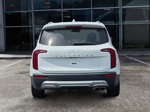 Used 2022 Kia Telluride EX w/ EX Premium Package FWD image 6