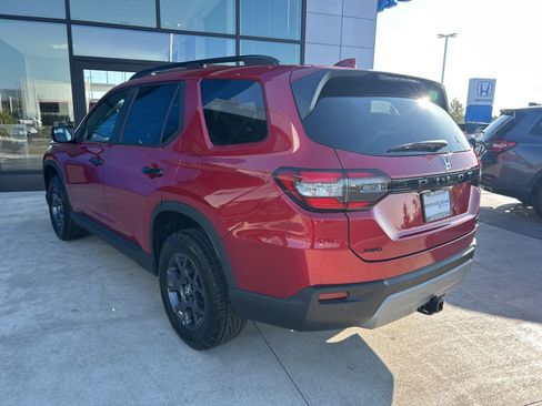 New 2025 Honda Pilot TrailSport image 7