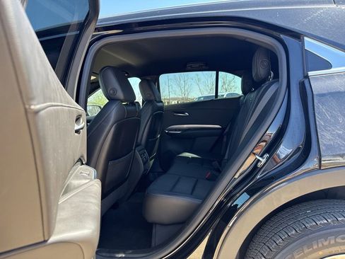 Used 2024 Cadillac XT4 Premium Luxury image 12