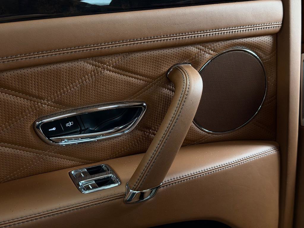 Used 2014 Bentley Flying Spur W12 AWD/4WD image 25