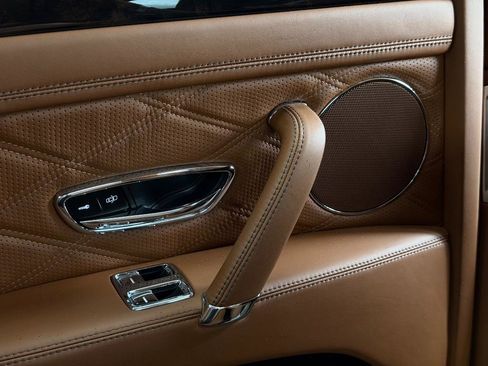 Used 2014 Bentley Flying Spur W12 AWD/4WD image 25