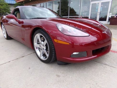 Used 2007 Chevrolet Corvette Coupe w/ Preferred Equipment Group RWD image 3