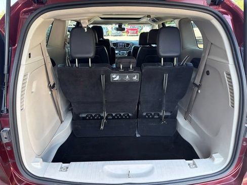 Used 2020 Chrysler Pacifica Touring-L Plus FWD image 14