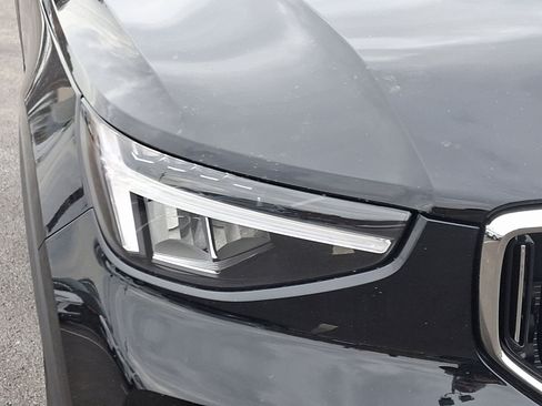 New 2025 Volvo XC40 B5 Core w/ Protection Package Premier image 8