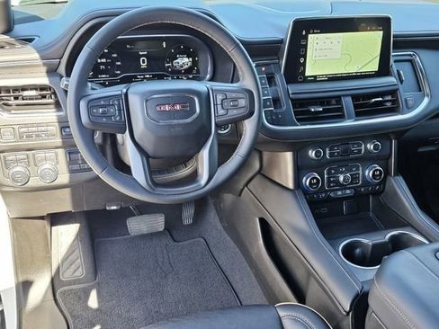 Used 2023 GMC Yukon XL AT4 w/ AT4 Premium Plus Package AWD/4WD image 38