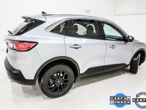 Used 2022 Ford Escape SE image 6