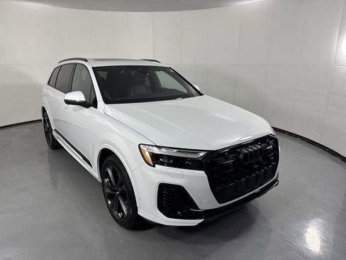 Used 2025 Audi Q7 3.0T Premium Plus w/ Premium Plus Package AWD/4WD image 30