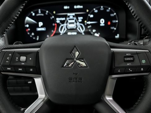 New 2026 Mitsubishi Outlander SE AWD/4WD image 17