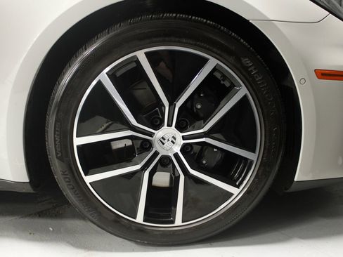 Used 2025 Porsche Panamera 4 image 19