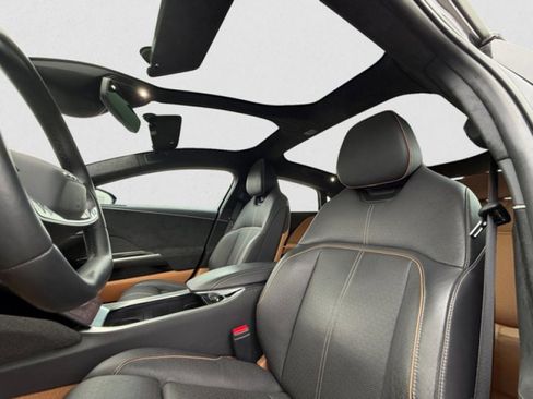 Used 2023 Lucid Air Grand Touring image 12