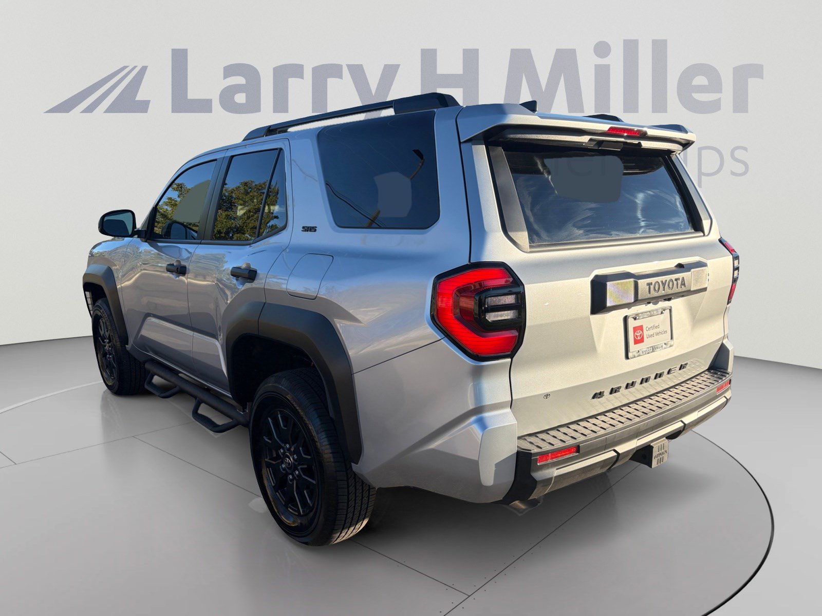 Used 2026 Toyota 4Runner SR5 AWD/4WD image 3