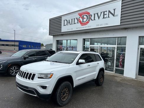 Used 2015 Jeep Grand Cherokee Limited w/ Luxury Group II image 2