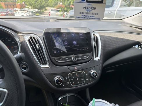 Used 2019 Chevrolet Malibu LT FWD image 13