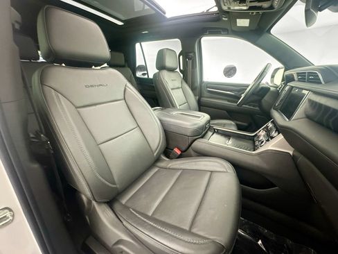 Used 2023 GMC Yukon Denali RWD image 29