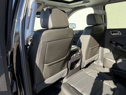 Used 2019 GMC Yukon Denali w/ Denali Ultimate Package image 32