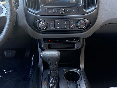 Used 2018 Chevrolet Colorado W/T w/ WT Convenience Package AWD/4WD image 18
