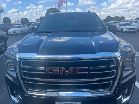 Used 2022 GMC Yukon SLT w/ SLT Premium Package AWD/4WD image 2
