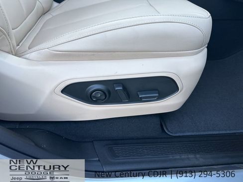 New 2026 Jeep Grand Cherokee Limited w/ Limited Altitude Package AWD/4WD image 18