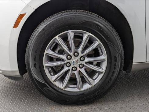 Used 2024 Buick Enclave Premium image 32