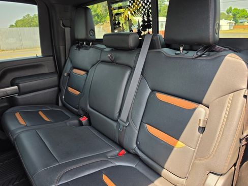 Used 2023 GMC Sierra 2500 AT4 w/ AT4 Premium Plus Package AWD/4WD image 19