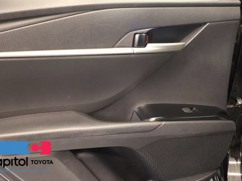 Used 2025 Toyota Camry SE FWD image 28