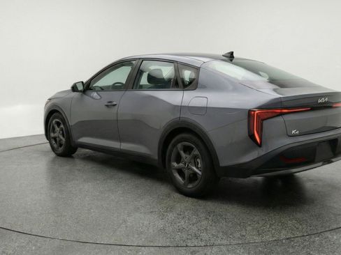 Used 2025 Kia K4 LXS image 6