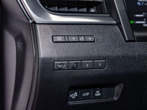 Used 2024 Lexus GX 550 AWD/4WD image 17
