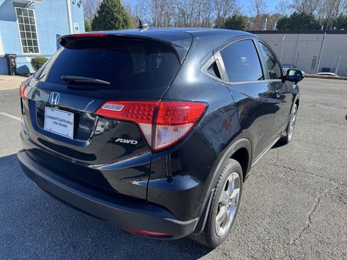 Used 2017 Honda HR-V EX image 6