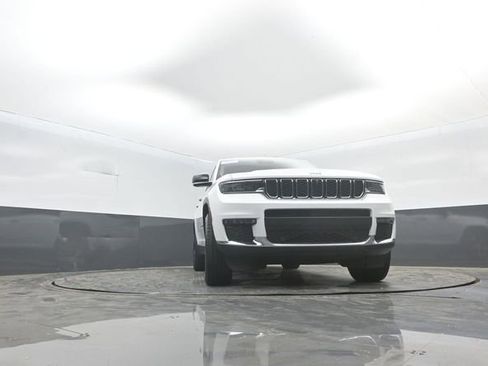 Used 2023 Jeep Grand Cherokee L Limited w/ Luxury Tech Group II AWD/4WD image 33