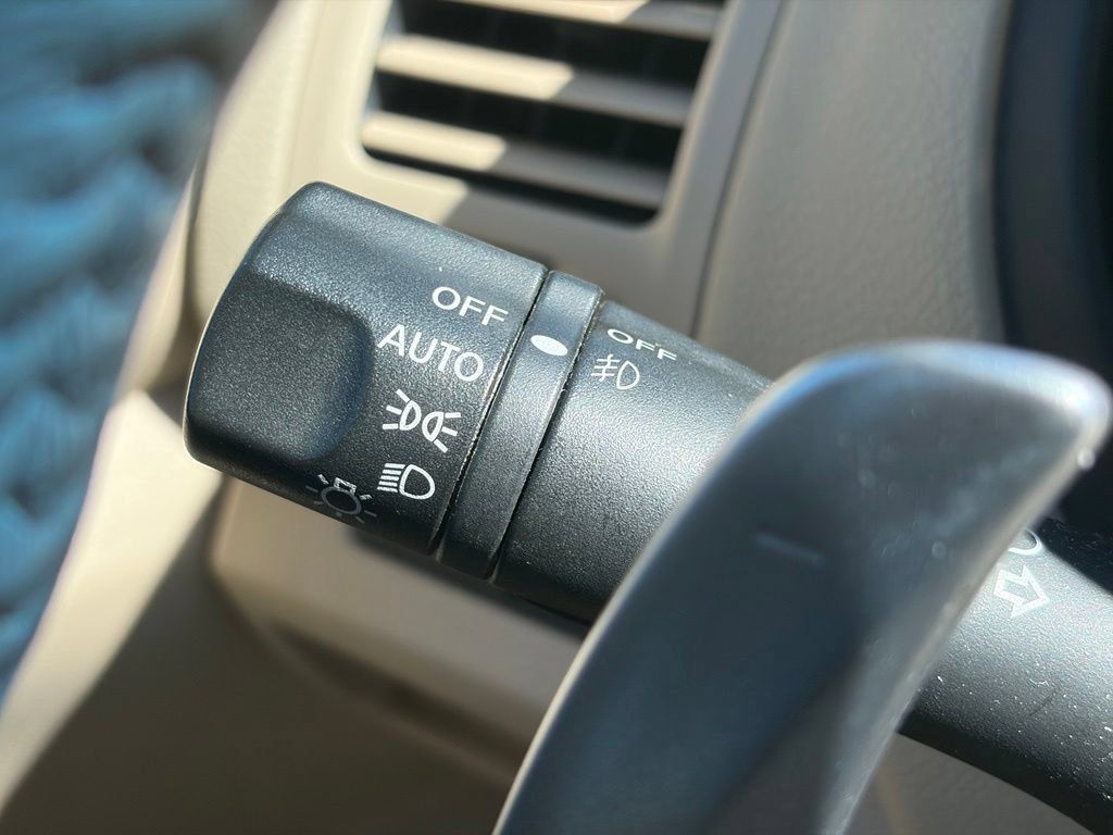 Used 2013 Nissan Altima 3.5 SV w/ Navigation Pkg FWD image 23
