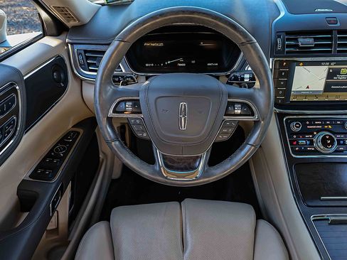 Used 2018 Lincoln Continental Reserve image 15