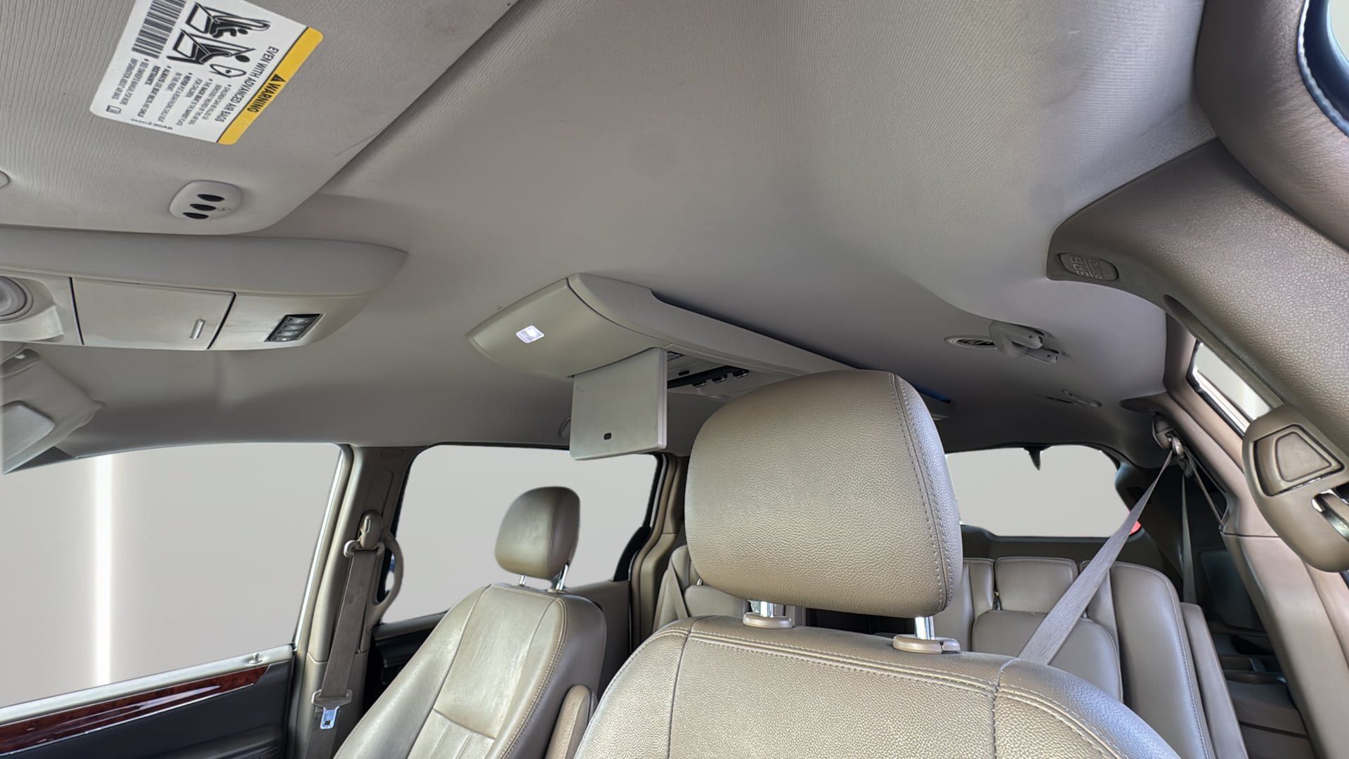 Used 2012 Chrysler Town & Country Touring w/ Entertainment Group #1 FWD image 32