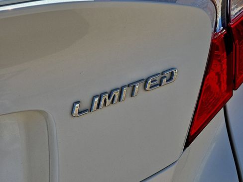 Used 2021 Toyota C-HR Limited FWD image 14