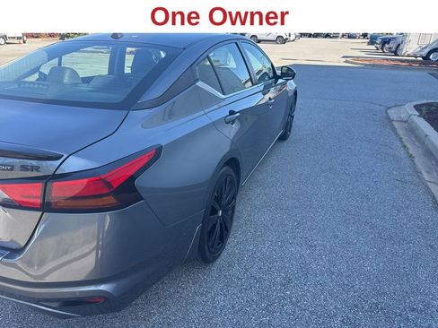 Used 2022 Nissan Altima 2.5 SR w/ Midnight Edition Package FWD image 5