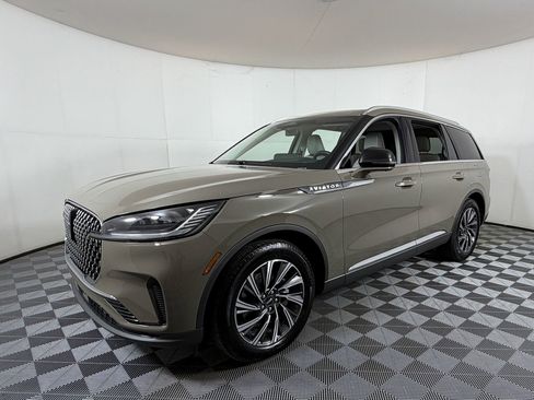 Used 2025 Lincoln Aviator 2WD w/ Equipment Group 101A image 2