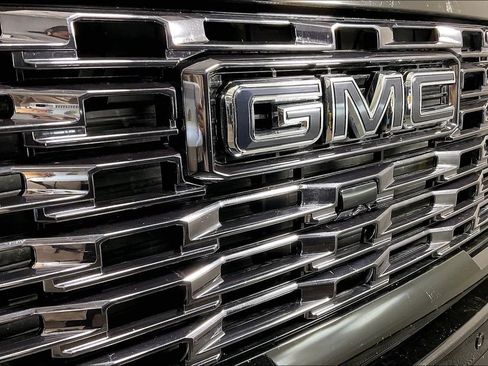 Used 2022 Nissan Pathfinder SL image 40