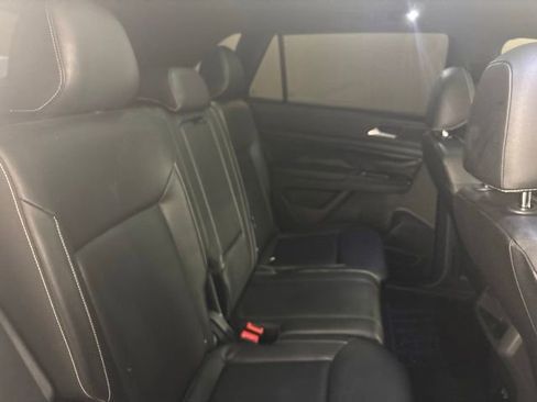 Used 2020 Volkswagen Atlas Cross Sport SE w/ Panoramic Sunroof Package FWD image 13