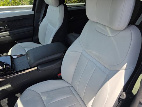 Used 2025 Land Rover Range Rover Sport Autobiography AWD/4WD image 12