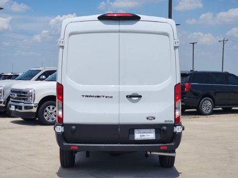 New 2026 Ford Transit 250 148 Medium Roof w/ Load Area Protection Package RWD image 8