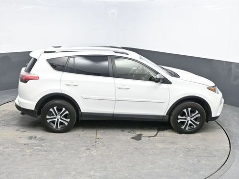 Used 2018 Toyota RAV4 LE image 30