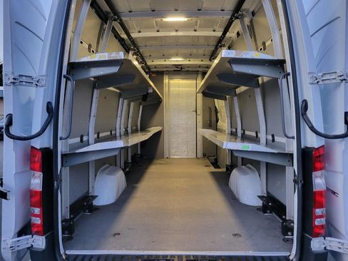 Used 2016 Mercedes-Benz Sprinter 2500 image 18