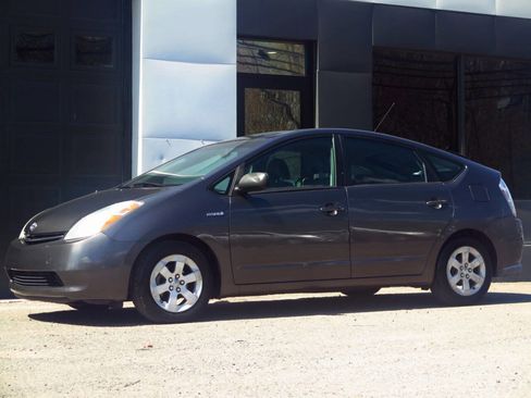 Used 2009 Toyota Prius FWD image 1